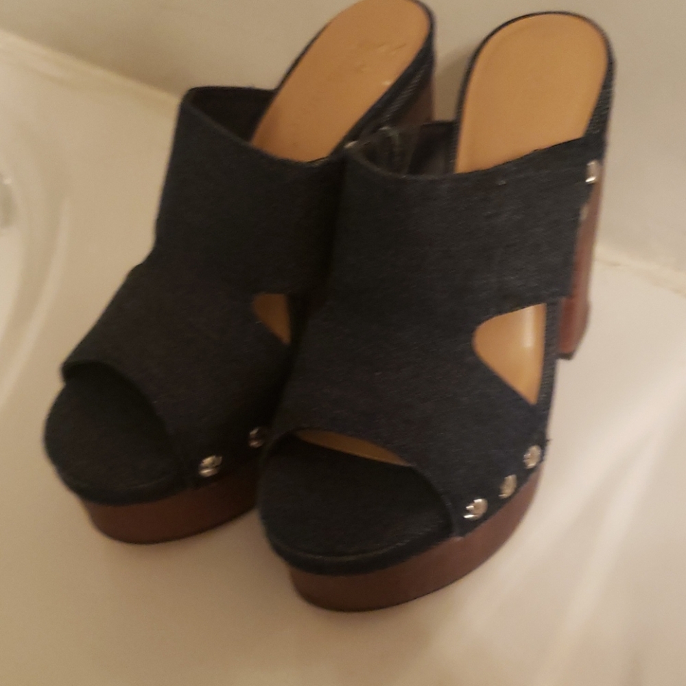 Dollhouse wedges